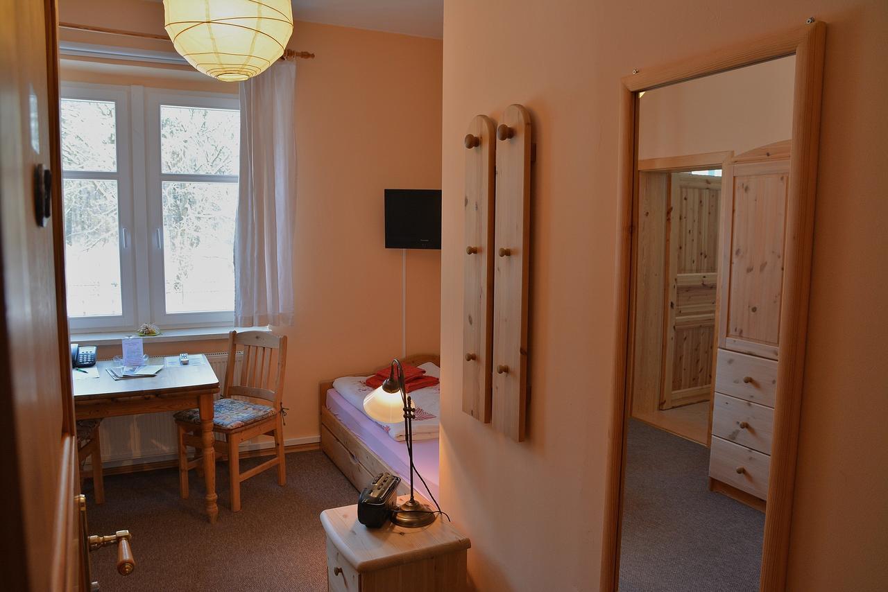 Landgasthof Alter Bahnhof Heyerode Екстер'єр фото